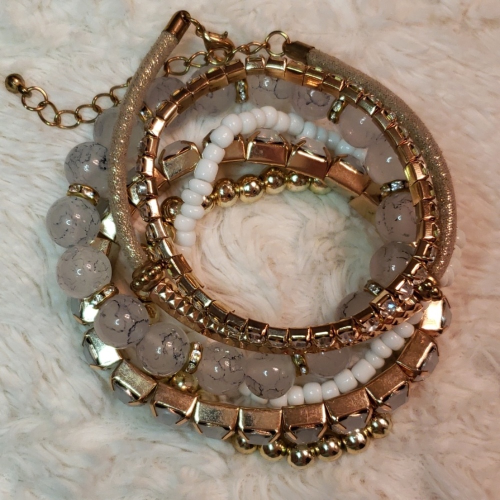 Set of 6 Gold fashion bracelets! - Picture 2 of 6